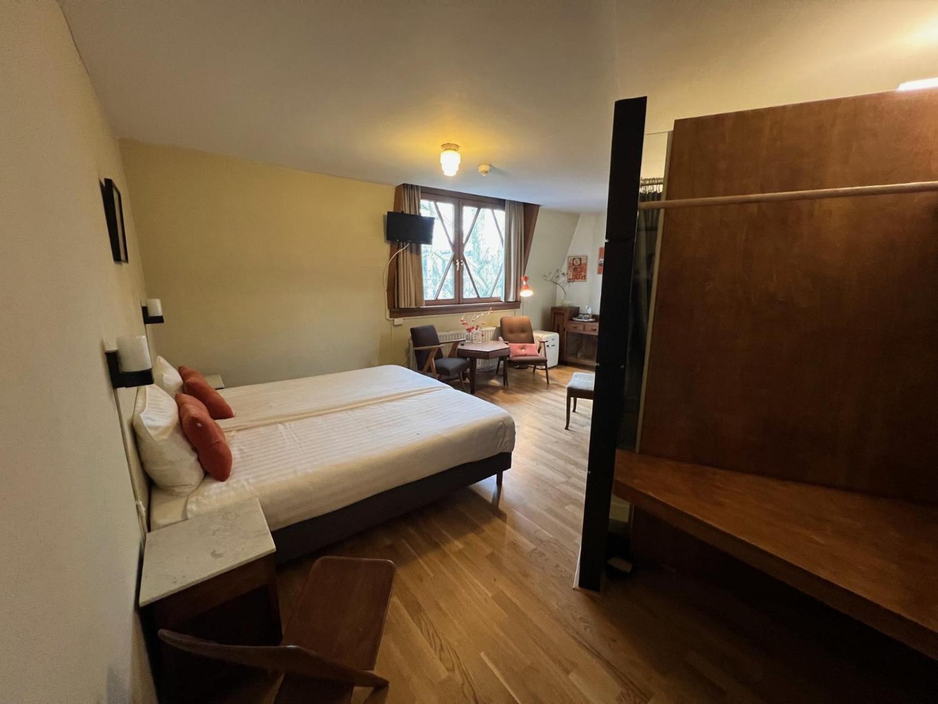 Logis Pastis Hotel มาสทริชท์ ภายนอก รูปภาพ